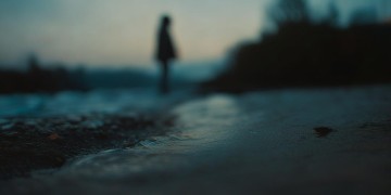 找个人带着我前行究竟是哪首歌？