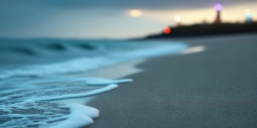可我总不及在人海里出自哪首歌？